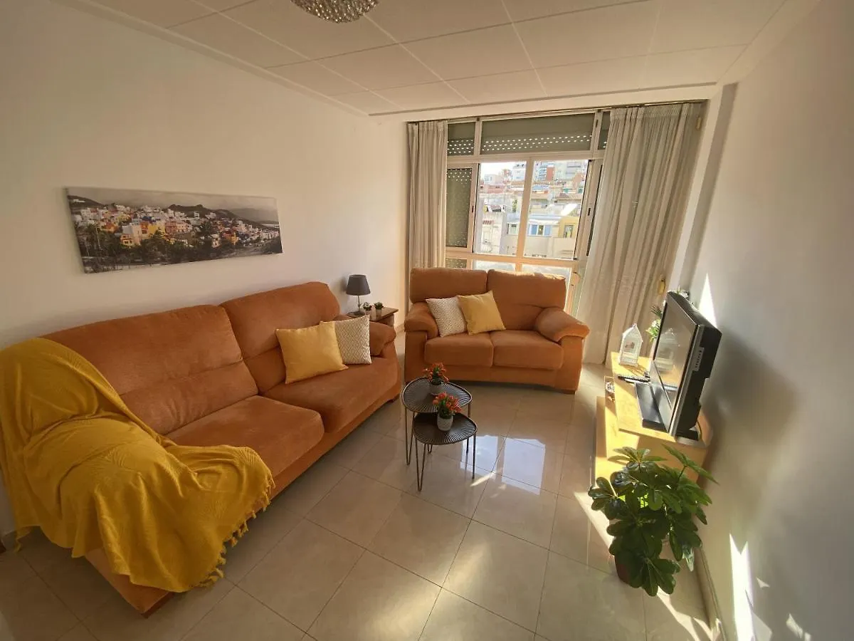 Spacious, Sunny Apartment In Blanes Close To The Center And The Beach